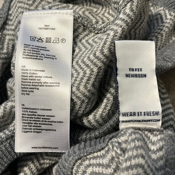 Modern Infant Outfits and Crib Shoes Lot - Picture 13 of 16